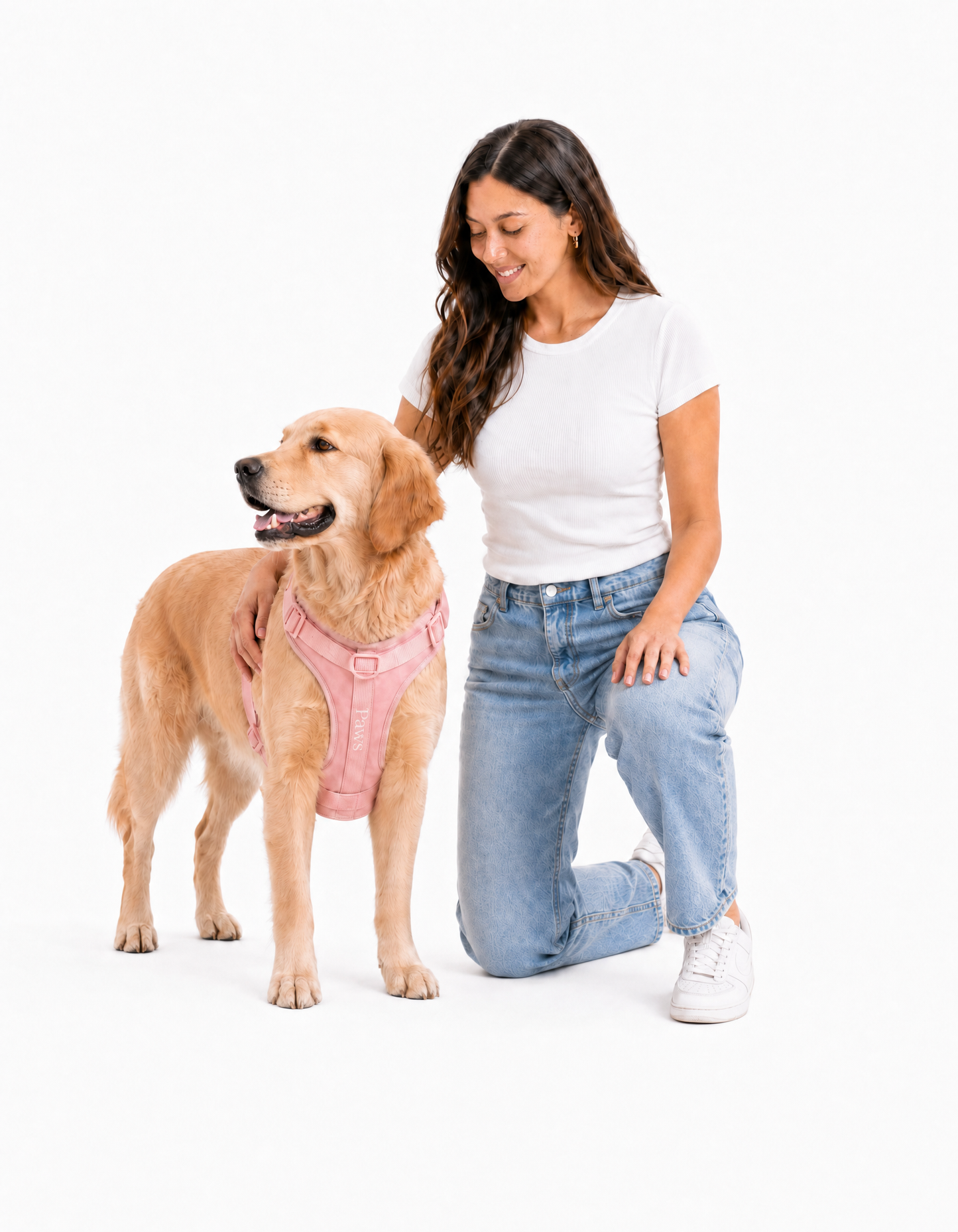 Arnés Paws Rosa - modelo y perro lifestyle