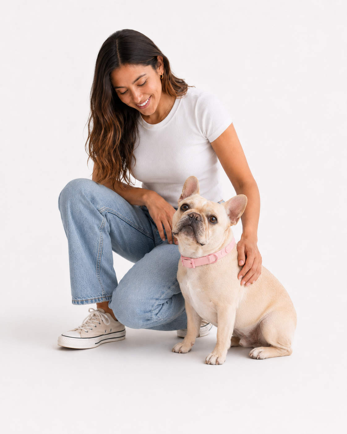 Collar Paws Rosa - modelo y perro lifestyle